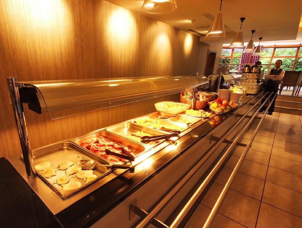 Rosspark Hotel Kells Балимина Екстериор снимка
